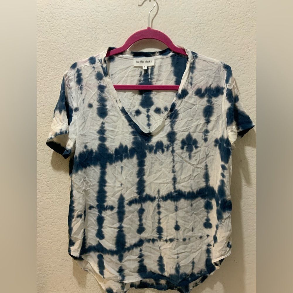 Bella Dahl Tie Dye short sleeves Top v neck